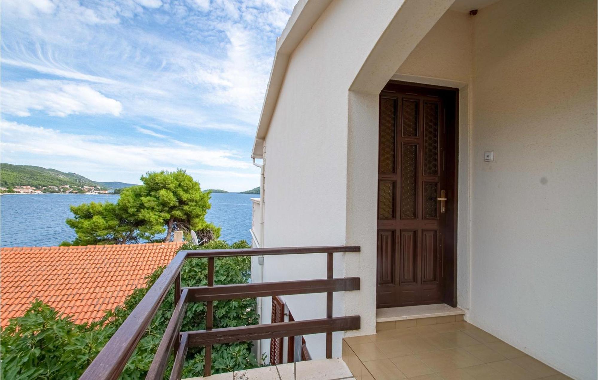 Beautiful Home In Prizba With Kitchen Luaran gambar