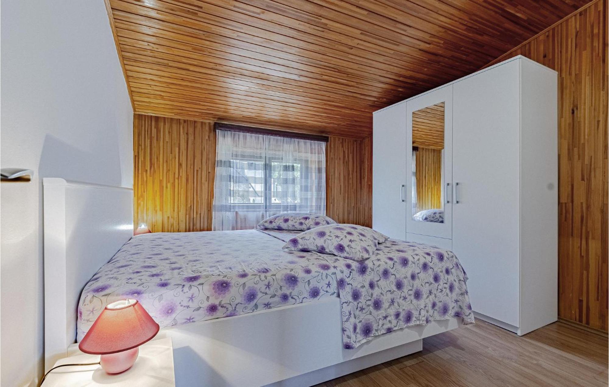 Beautiful Home In Prizba With Kitchen Luaran gambar