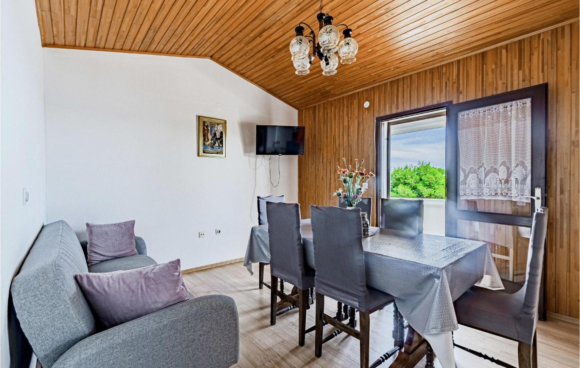 Beautiful Home In Prizba With Kitchen Luaran gambar
