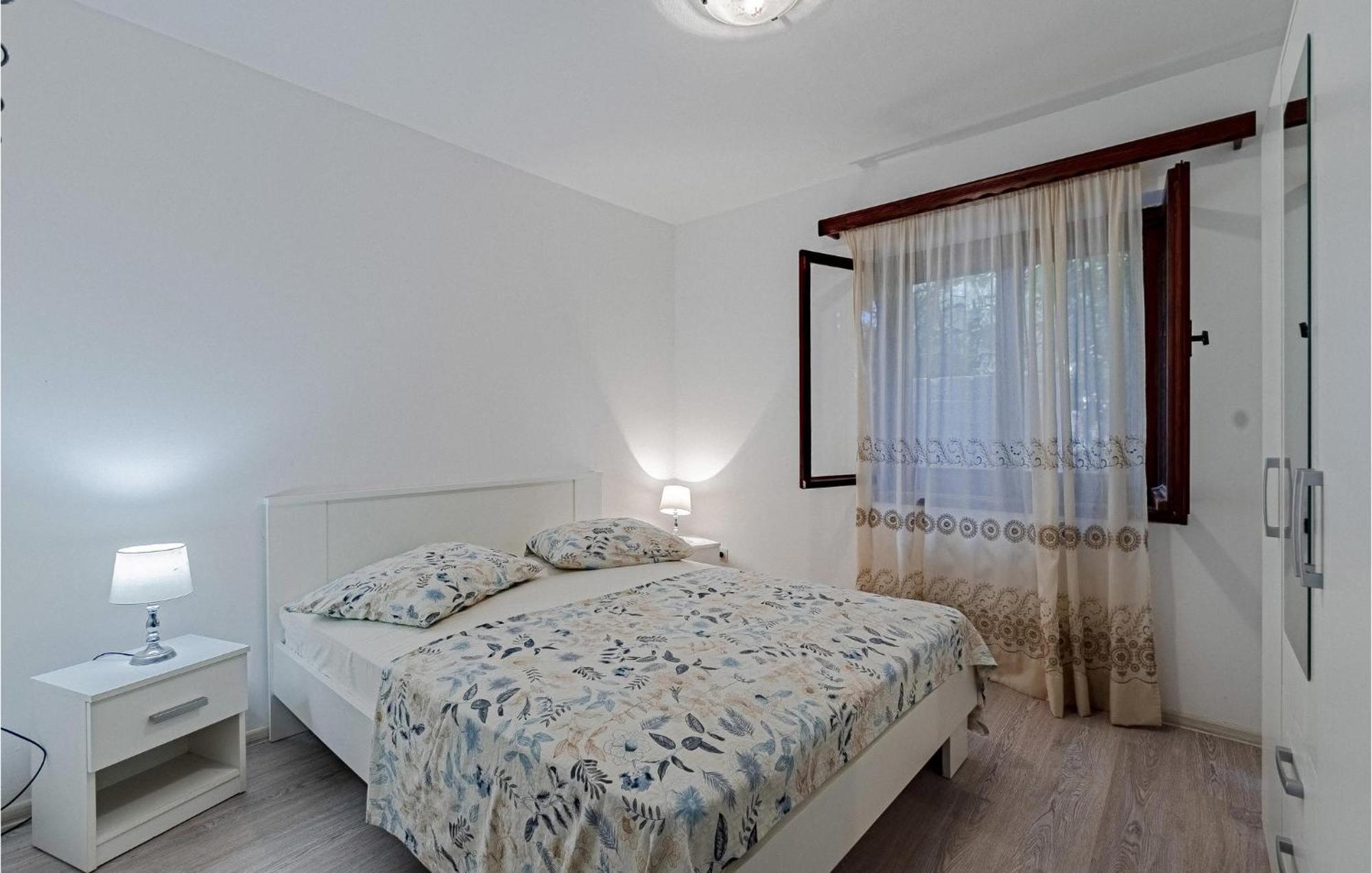Beautiful Home In Prizba With Kitchen Luaran gambar