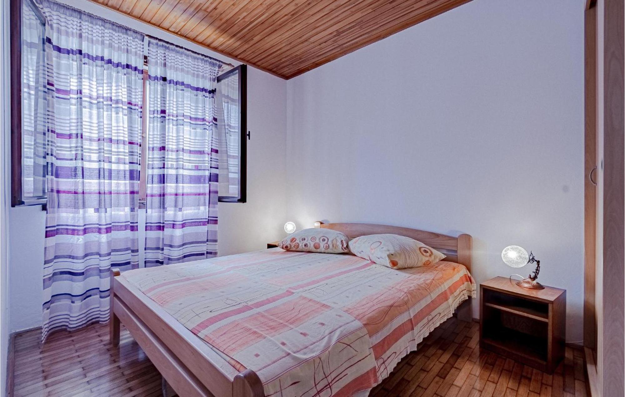 Beautiful Home In Prizba With Kitchen Luaran gambar