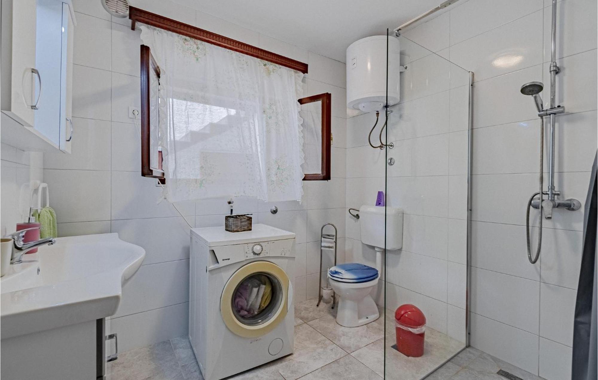 Beautiful Home In Prizba With Kitchen Luaran gambar