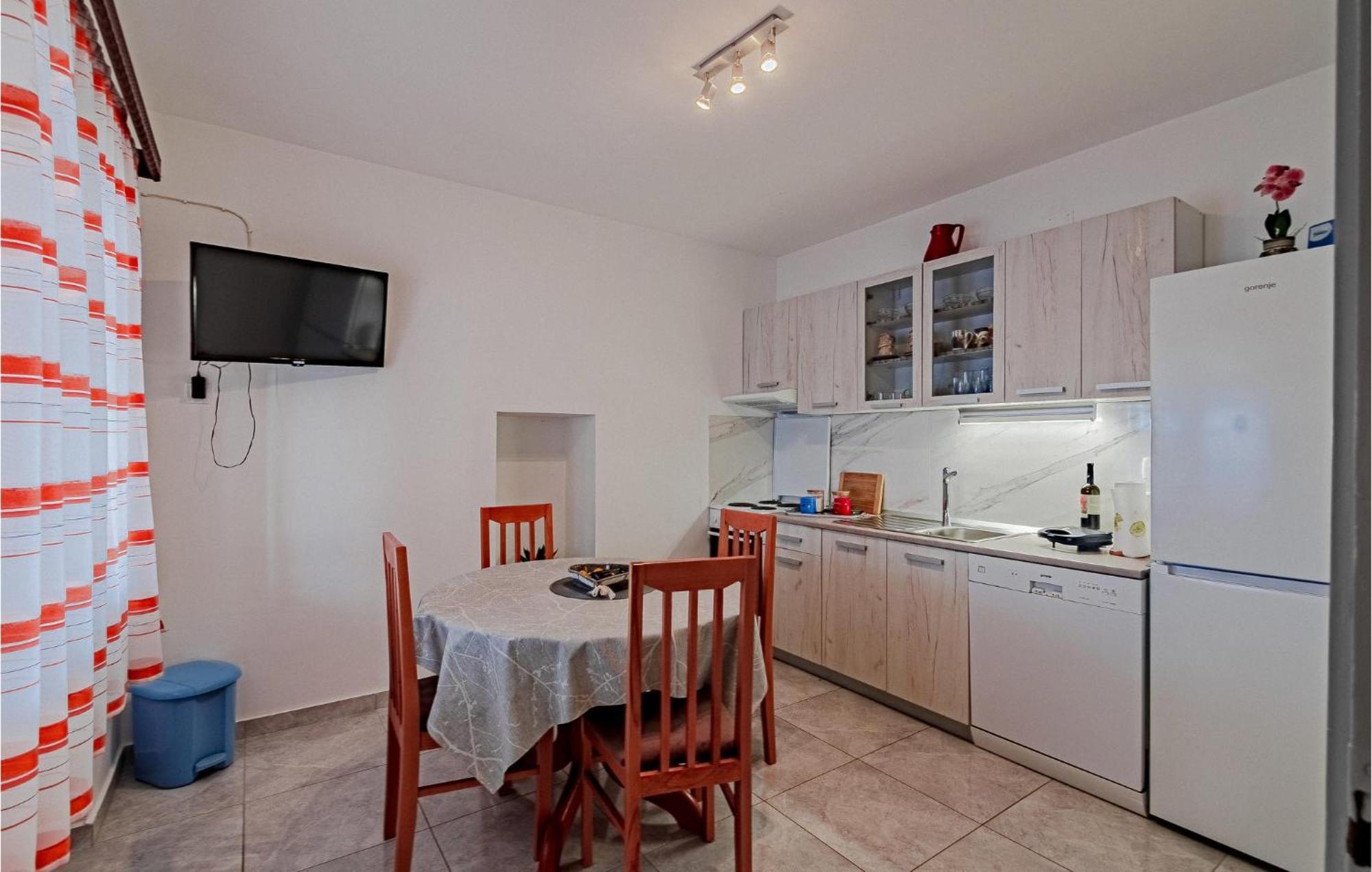 Beautiful Home In Prizba With Kitchen Luaran gambar
